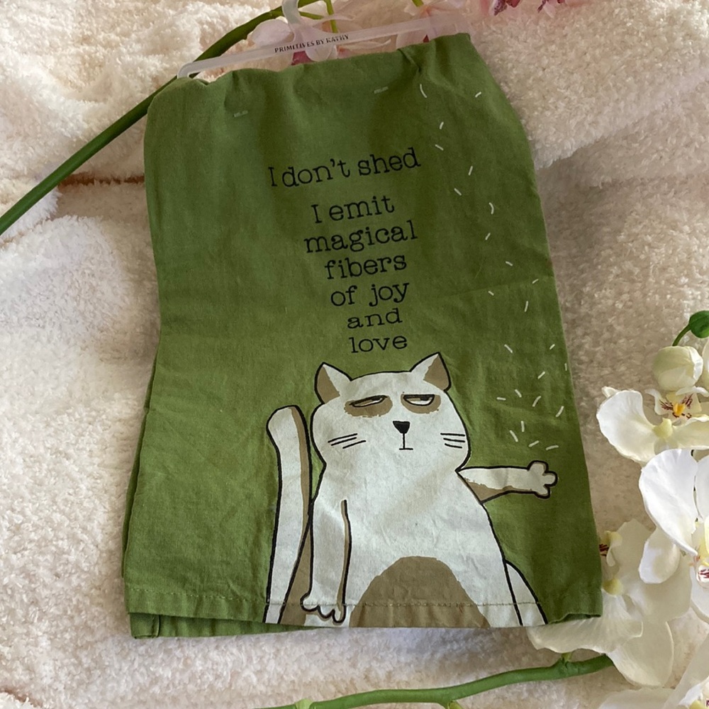 Cats, “Magical fibers”❣️✨”Don’t shed” 💕✨Dish Towel.. Deco Towel💕